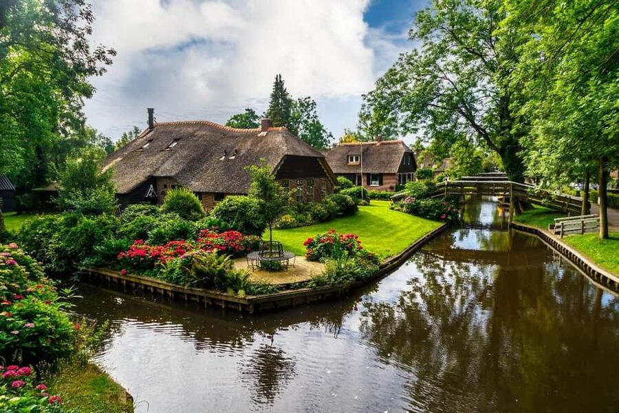 Giethoorn: Sightseeing Boat Tour - Practical Tips Before You Board