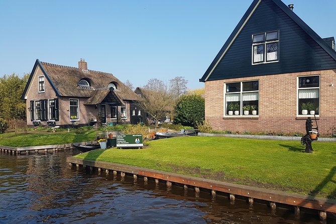 Giethoorn Small-Group Tour from Amsterdam (Max. 8 People) - Giethoorn’s Biggest Problem, Solved by Going Early