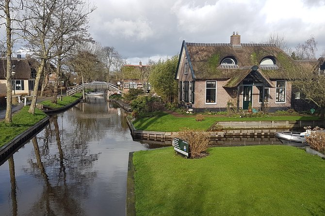 Giethoorn Small-Group Tour from Amsterdam (Max. 8 People) - Price: What You’re Paying For in Real Life
