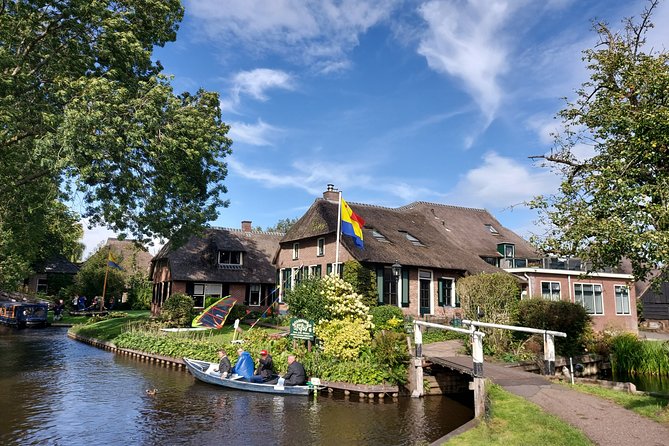 Giethoorn Small-Group Tour from Amsterdam (Max. 8 People) - Getting From Amsterdam Centraal to Giethoorn Without Stress