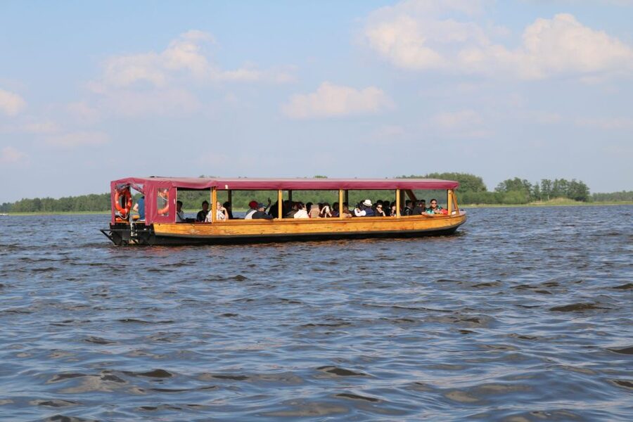 Giethoorn: Village & National Park Canal Cruise with Coffee - Why the e-boat cruise feels easier than renting a canal boat
