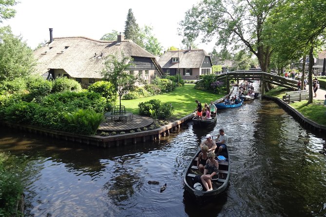 Giethoorn, Zaandam & Zaanse Schans Day Tour w/ Small Boat Ride - Giethoorn by Electric Boat: The Venice Feel, Without the Hassle