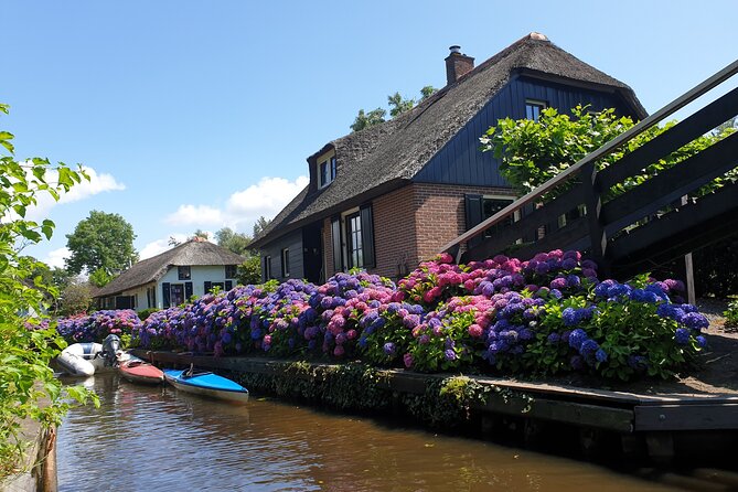 Giethoorn, Zaandam & Zaanse Schans Day Tour w/ Small Boat Ride - Morning Pickup in Central Amsterdam: Designed for a Smooth Start