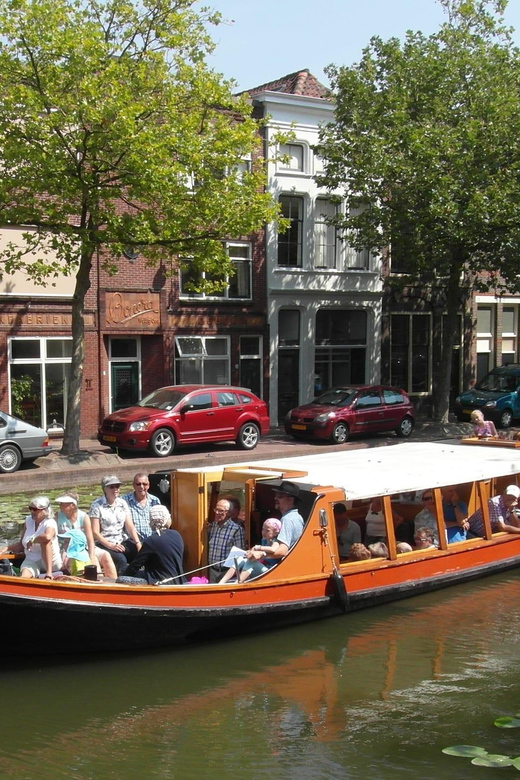 Gouda: Historical Canal Cruise - Comfort and views: covered deck, sun deck, and the timing choice