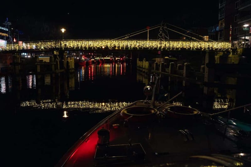 Groningen: Candlelight tour - What happens during the cruise: the light show on Groningen’s waterways