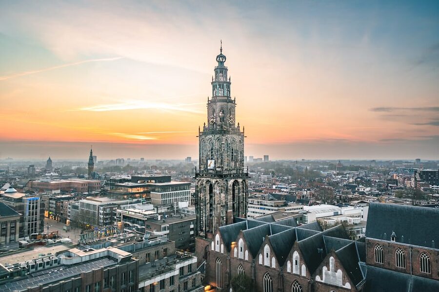 Groningen: Climb the Martinitower - Included vs not included: plan your church time