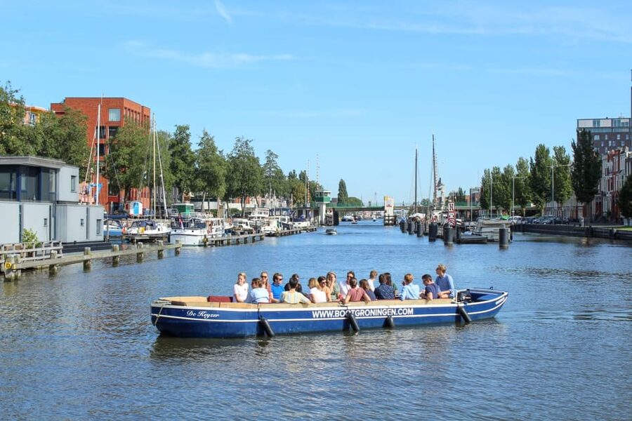 Groningen: Evening Cheese and Wine cruise - Your one-hour itinerary, paced for real looking time