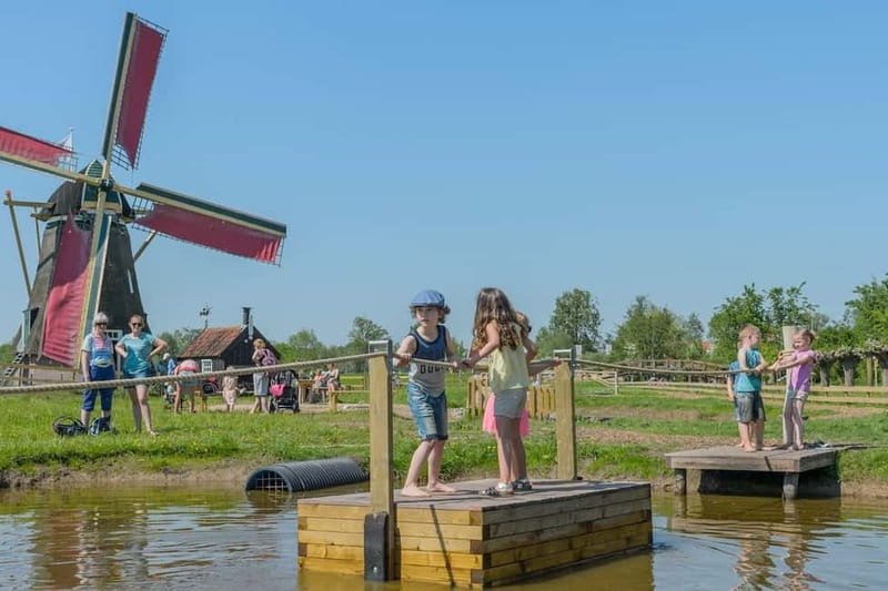 Groot-Ammers: Adventure Farm Molenwaard Entry Ticket - Shows With Fien and Teun: Music, Dancing, and Farm Story Time