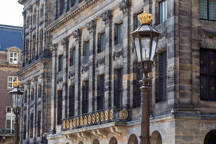 Guided Walking Tour Amsterdam - Dark History & Ghost Stories - Guide Style and Group Energy: Why Luuk-Like Storytelling Gets Praise
