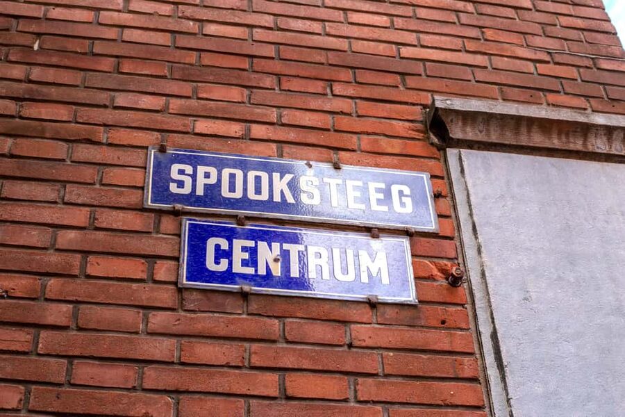 Guided Walking Tour Amsterdam - Dark History & Ghost Stories - Finding the Meeting Point and Settling Into the Right Pace