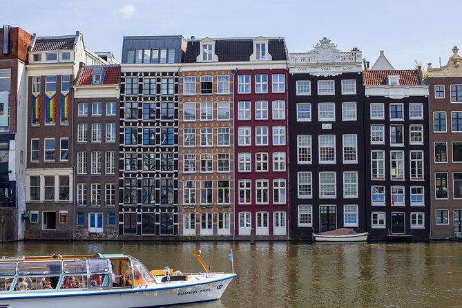 Guided Walking Tour Amsterdam - Legends, History & Ghost Stories - Stop 1: Waterloo Square and the 1833 ghost crowd question