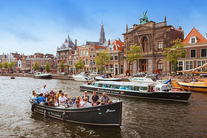 Haarlem: 50 minutes Boat Cruise - Haarlem in one breath, from the water