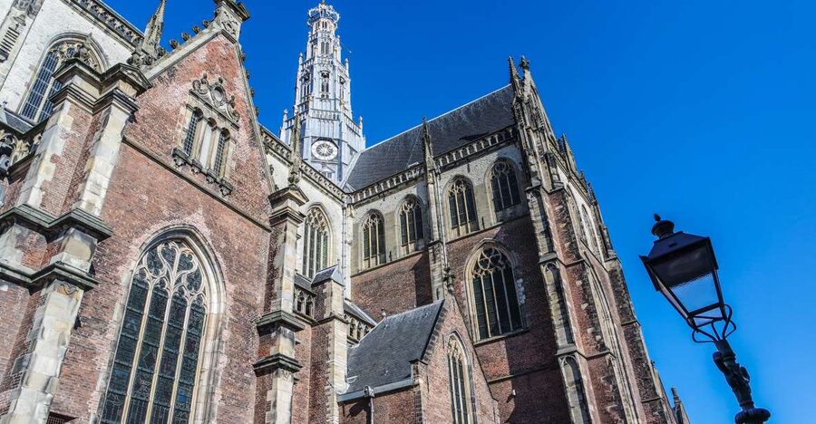 Haarlem: City Highlights Walking Tour - Finding the Guide Near Sint Bavo Kerk and Vleeshal