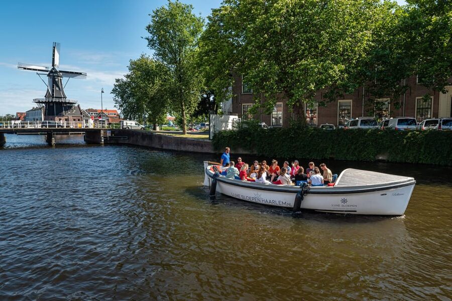 Haarlem: De Adriaan Windmill Tour + Open Canal Cruise - Who Should Book This Tour (And Who Might Not)