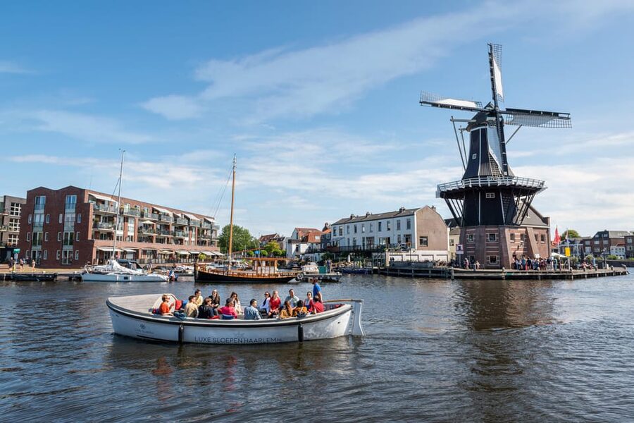 Haarlem: De Adriaan Windmill Tour + Open Canal Cruise - First Stop: Windmill De Adriaan (1779) on the Spaarne