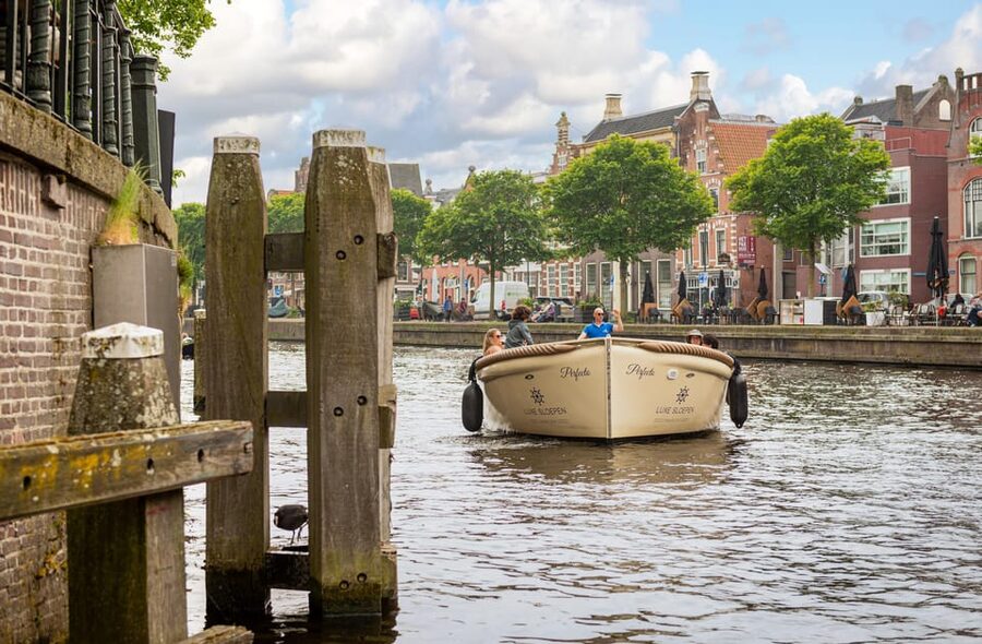 Haarlem: De Adriaan Windmill Tour + Open Canal Cruise - Comfort, Food, and What to Bring