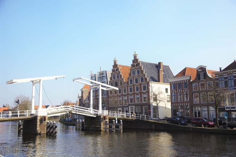 Haarlem: Food Tour - Cheese, bakers, fish fans, and sweet stops that connect the dots
