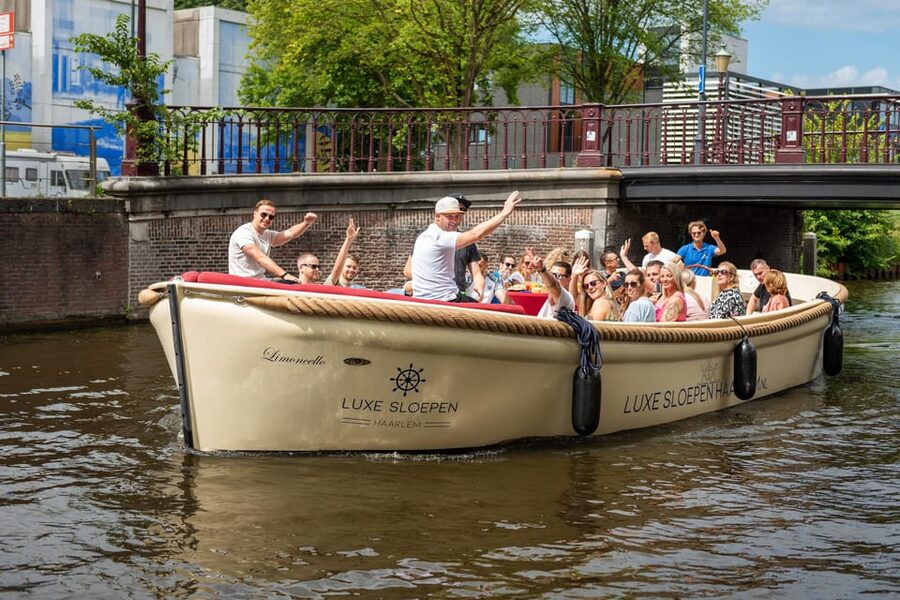 Haarlem: Guided Highlights Canal Cruise on Open Boat - Electric boat value: why $20 for 50 minutes makes sense