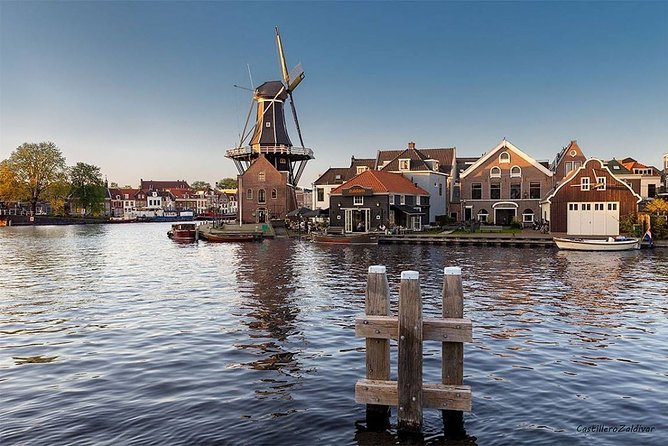Haarlem Old Town Private Walking Tour - Teylers Museum themes: Golden Age merchants and naval life