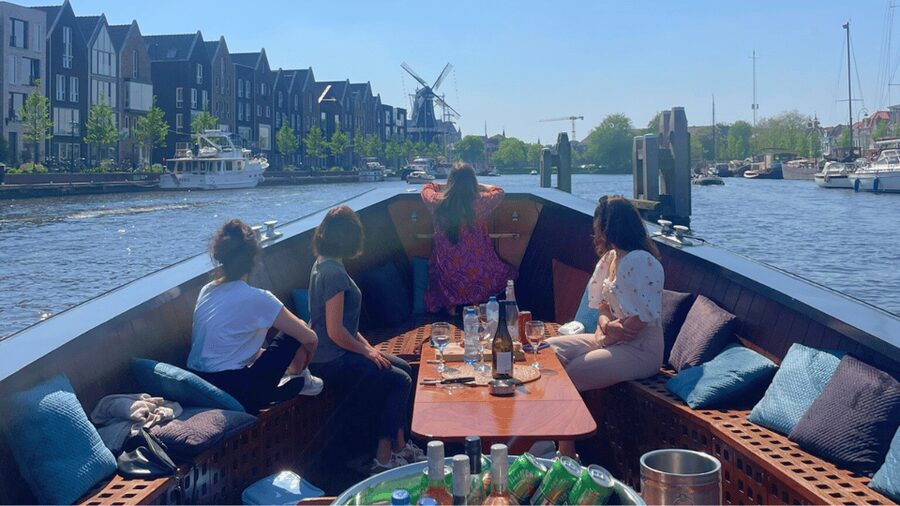 Haarlem: Sightseeing Boat Tour with Snacks and Drinks - FAQ