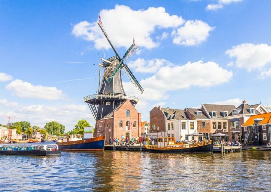 Haarlem: Sightseeing Canal Cruise through the City Center - Haarlem’s Canal Cruise: Why 50 Minutes Feels Perfect