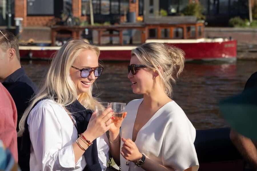 Haarlem: Unlimited Drinks City Cruise - Haarlem-Centrum canals for about 40 minutes