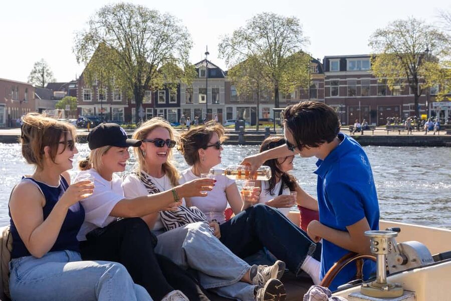 Haarlem: Unlimited Drinks City Cruise - Comfort on an open boat, and what to watch for
