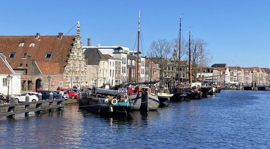 Historical Leiden: Private Walking Tour with a Local Guide - Pilgrim Fathers stories in the streets, not just on a sign
