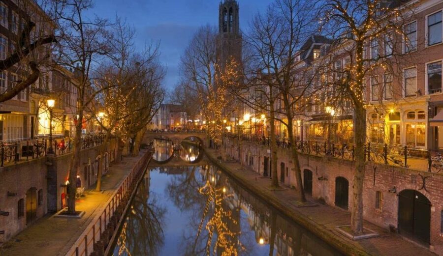 Historical Utrecht: Private Walking Tour with a Local Guide - Starting at the Dom Tower, then letting Utrecht explain itself