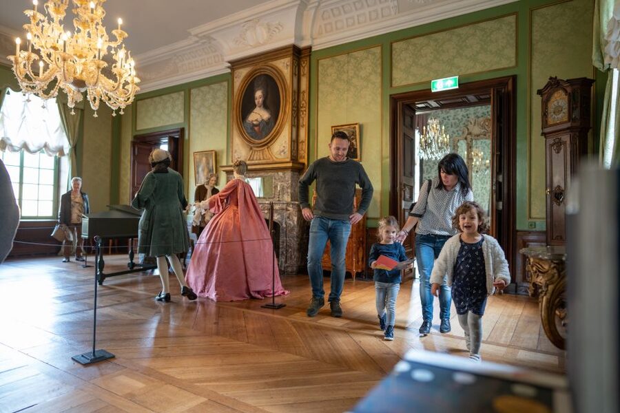 Hoensbroek: Entry Ticket to Hoensbroek Castle - The 40 chambers experience: how to make it feel worth the walk