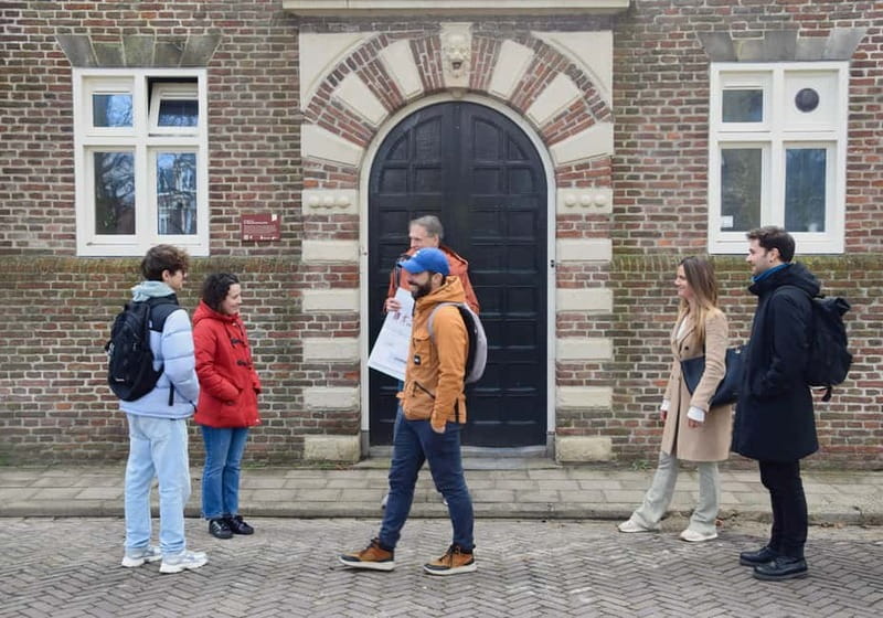Hoorn: City Tour with Local Guide - Hoofdtoren: the East Indies story starts at the water’s edge