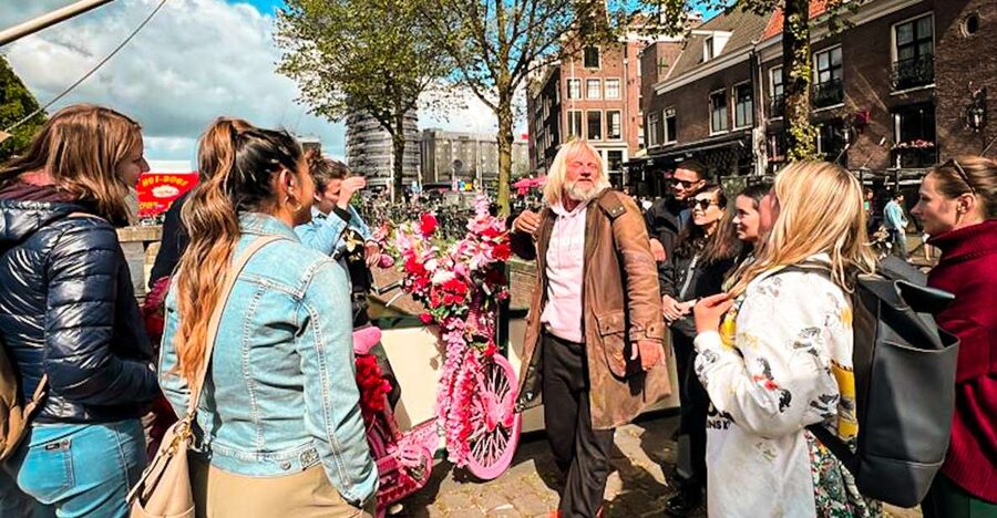 Humans of Amsterdam - Small group cultural walking tour - Canal Belt to Jordaan to the Red Light District, but with meaning