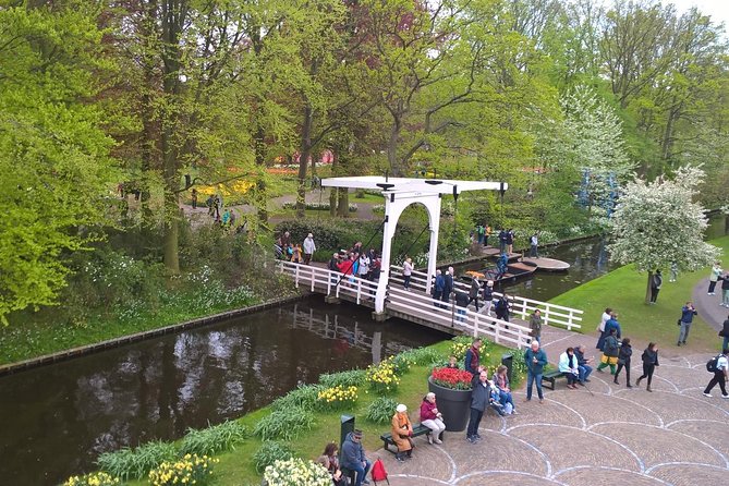 Keukenhof's Tulips and Windmills Small-Group Tour from Amsterdam - Zaanse Schans at the Right Time: Get the Windmill Area First