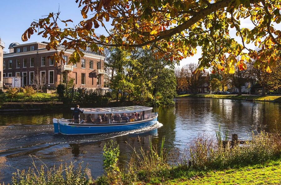 Leiden: Cruise through the Historic City Center with Guide - Why an electric canal cruise works so well in Leiden