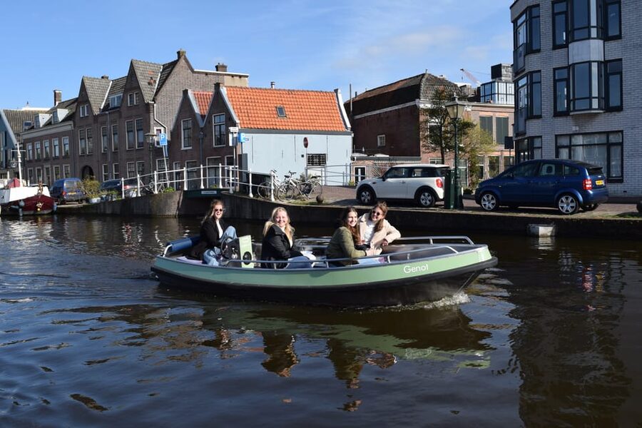 Leiden: Electric Boat Rental - Your private itinerary: how to structure stops without a fixed route