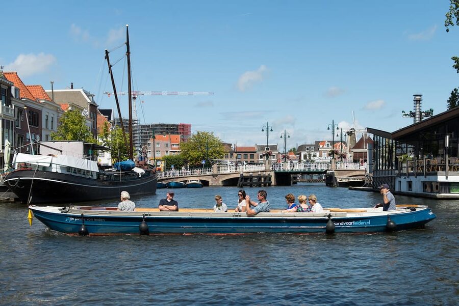 Leiden: Guided City Canal Cruise - The route: cruising 17 miles of canals and passing 88 bridges