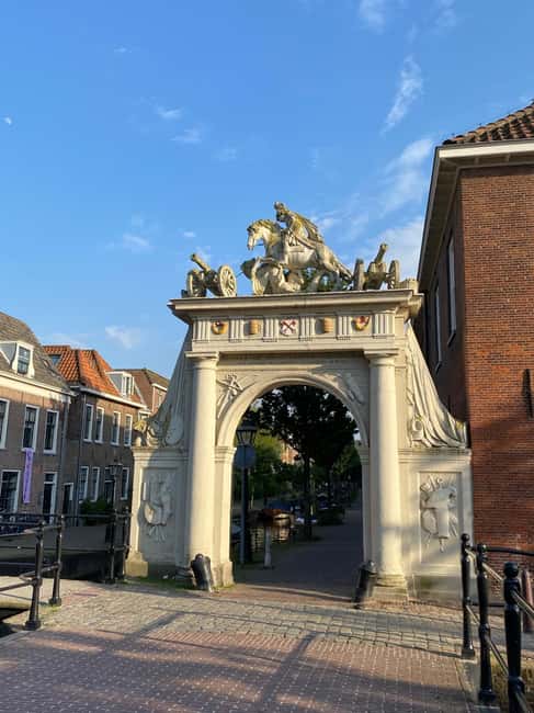 Leiden: Historical and Fun City Tour in German, English, or Dutch - Leiden in 2 hours: why this walk feels like getting your bearings fast