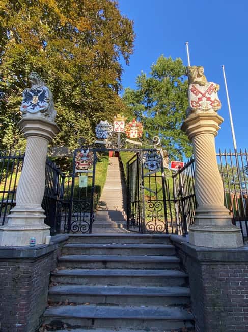 Leiden: Historical and Fun City Tour in German, English, or Dutch - Rembrandt’s birthplace, plus the pink-house detail that sticks