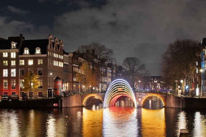 Light Festival Boat Tour max. 10 Guests incl. Gluwhein/Snacks - Meeting at Herengracht 605 and settling in for 1.5 hours