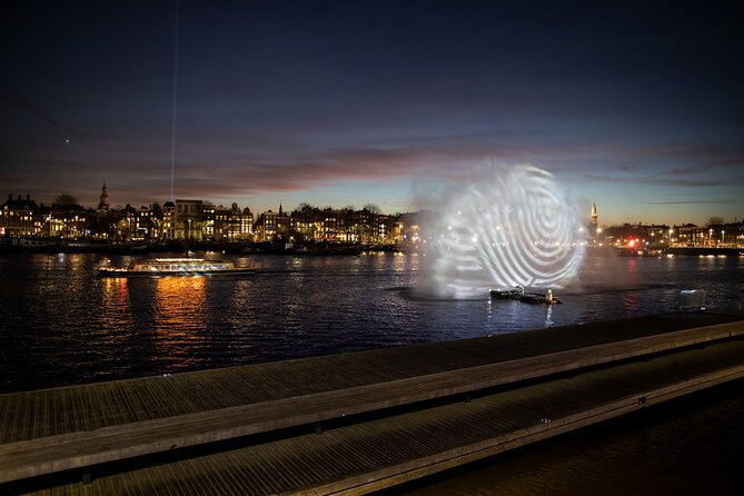 Light Festival Boat Tour max. 10 Guests incl. Gluwhein/Snacks - Who should book this Amsterdam light festival boat tour?