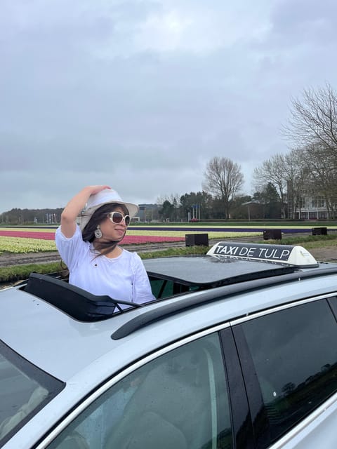 Lisse: Private Tulip Fields Tour with a Local Guide 1h Tour - What to pack for a spring tulip field morning or afternoon