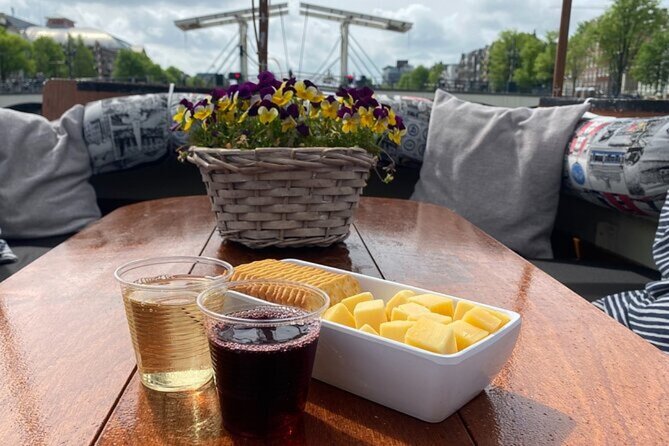 Luxury Amsterdam Canal Cruise – Unlimited Cocktails Included (1H) - The oldest canals first, so you see Amsterdam’s roots