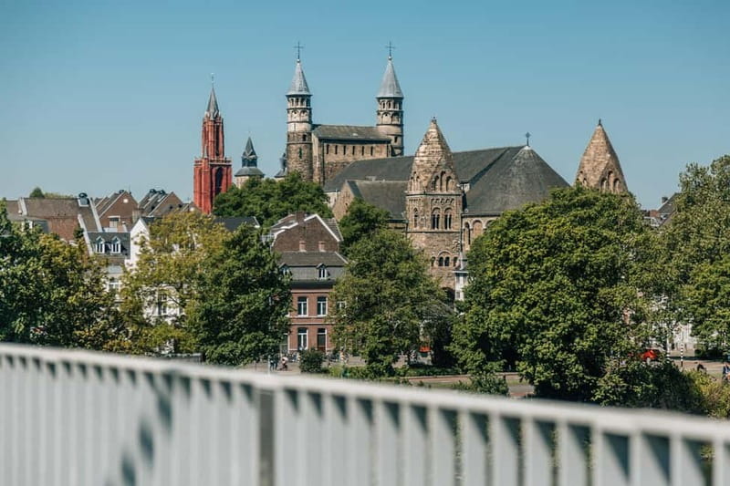 Maastricht: Highlights Tour with a local Guide - Why this 2-hour highlights walk is worth your limited time