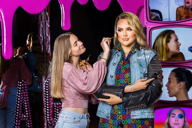Madame Tussauds Amsterdam Admission Ticket - Themed rooms: film, music, Marvel, art, fashion, and royals
