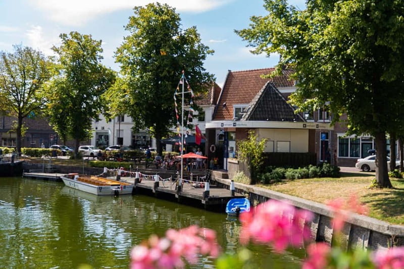 Middelburg: Canoe or SUP Rental City Centre - Who should book this Middelburg canoe or SUP rental