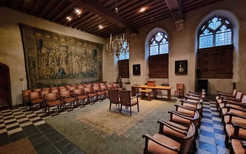 Middelburg: Guided Tour Townhall Middelburg - What happens during the 1-hour guided visit, and how to pace yourself