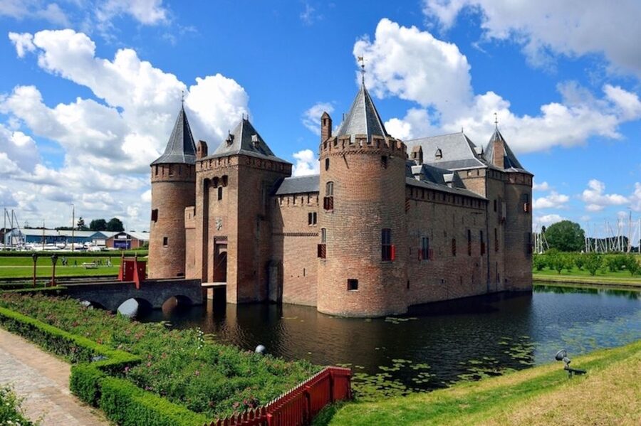 Muiden: Entry Ticket to Muiderslot Castle - Getting There and Planning Around the 2-hour visit