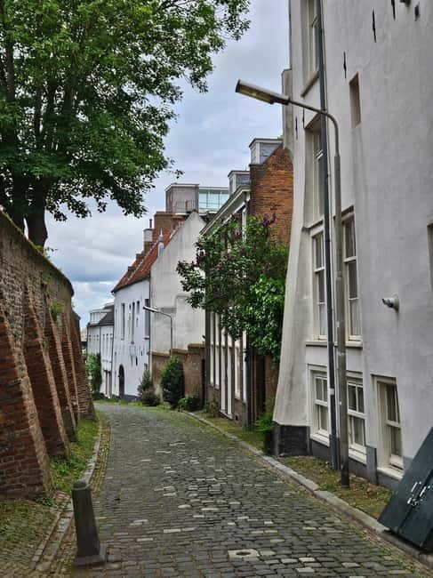 Nijmegen: Historic Hightlights Tour - St. Stephen’s Church: Not Just a Photo Stop