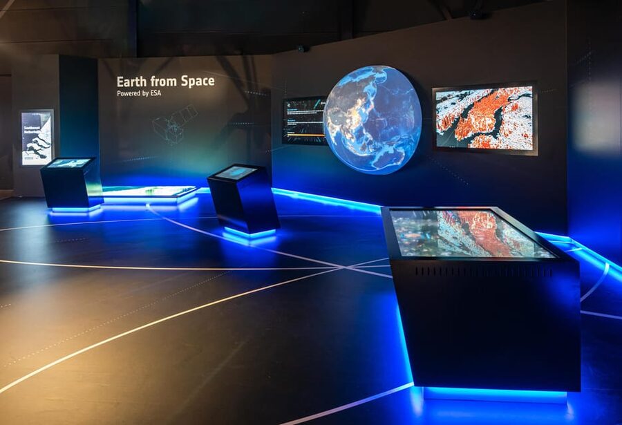 Noordwijk: Space Expo Entry Ticket - Touch a Meteorite, Then Try Space Mission Tasks