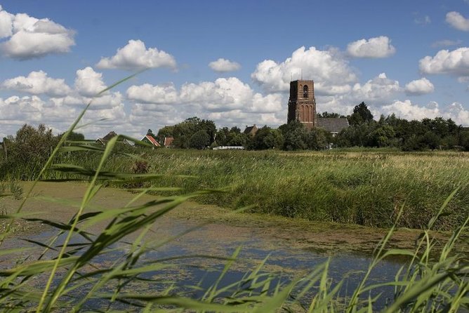 Off the beaten paths Dutch Country Side Private Tour in Jaguar - Waterland: Birds, Water, and Small Roads for a Real Countryside Feeling
